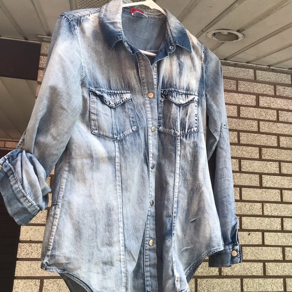 Medium red tulips denim shirt - Picture 8 of 8